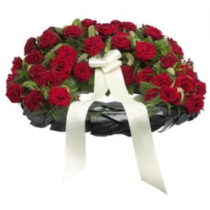 rouwkrans met toef rozen